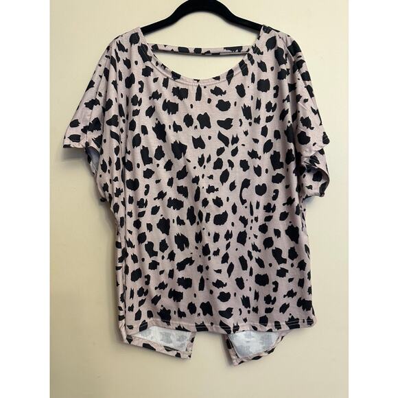 Emery Rose Tops - Plus Leopard Print Short Sleeve Top Twist Back Cutout Dolman Sleeve Neutral
